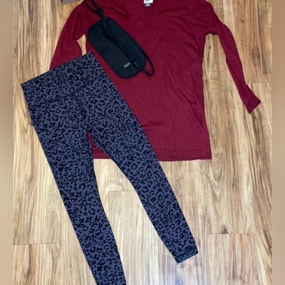 Athleta women’s small leggings Leopard Elation Ultra High Rise Tights grey black - Picture 2 of 5